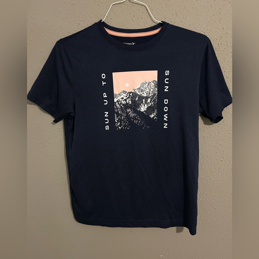 Old Navy Active Navy Graphic Tee. Size Men’s Small.
